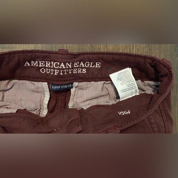 American Eagle Burgundy Midi Shorts 0 - Picture 7 of 8